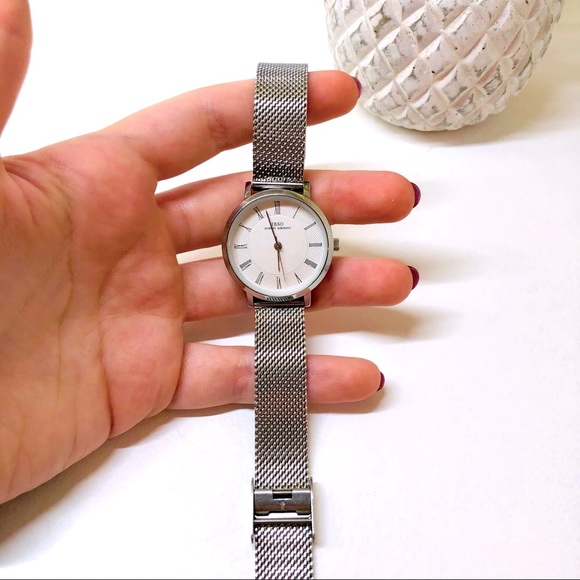 Stainless Steel Water Resistant Watch with Adjustable Strap - Picture 4 of 11